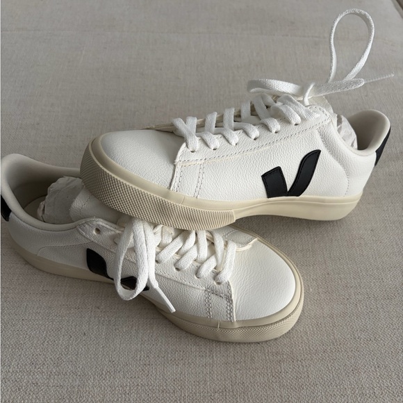 NEW Veja Campo White & Black Sneakers | Size 6 / EU 37 | New in Box (NIB) - Picture 11 of 17